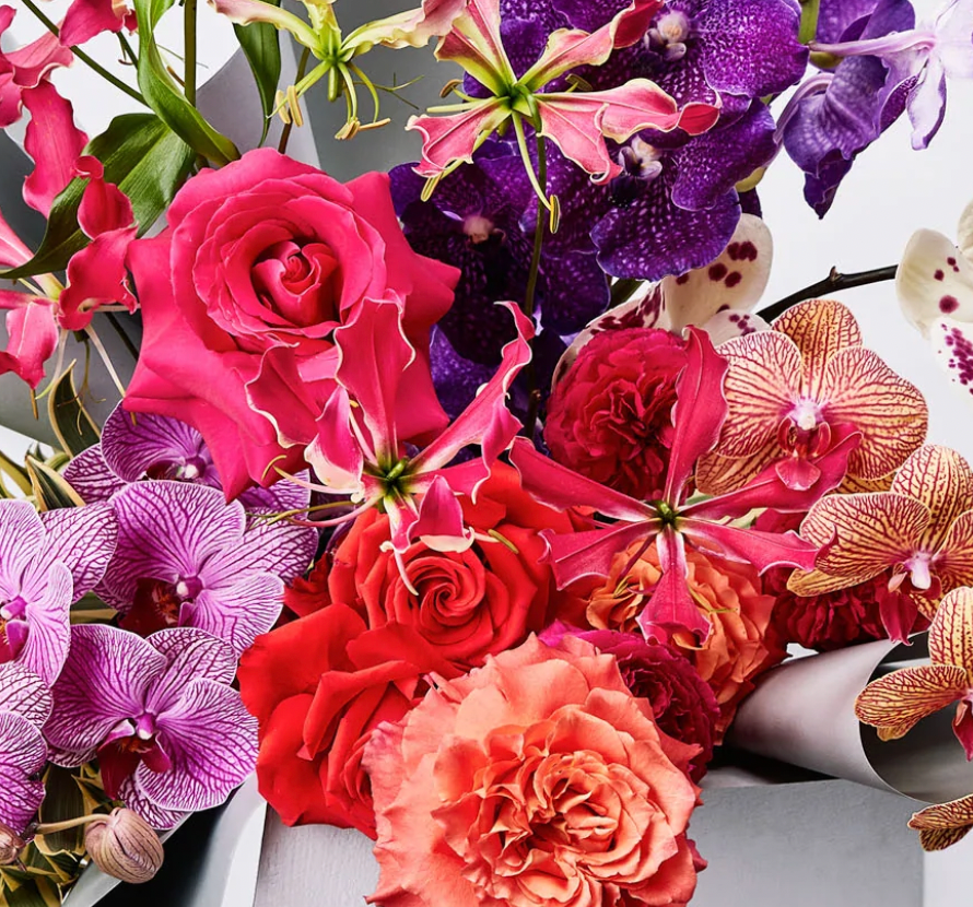 Extravagant Feature Arrangement