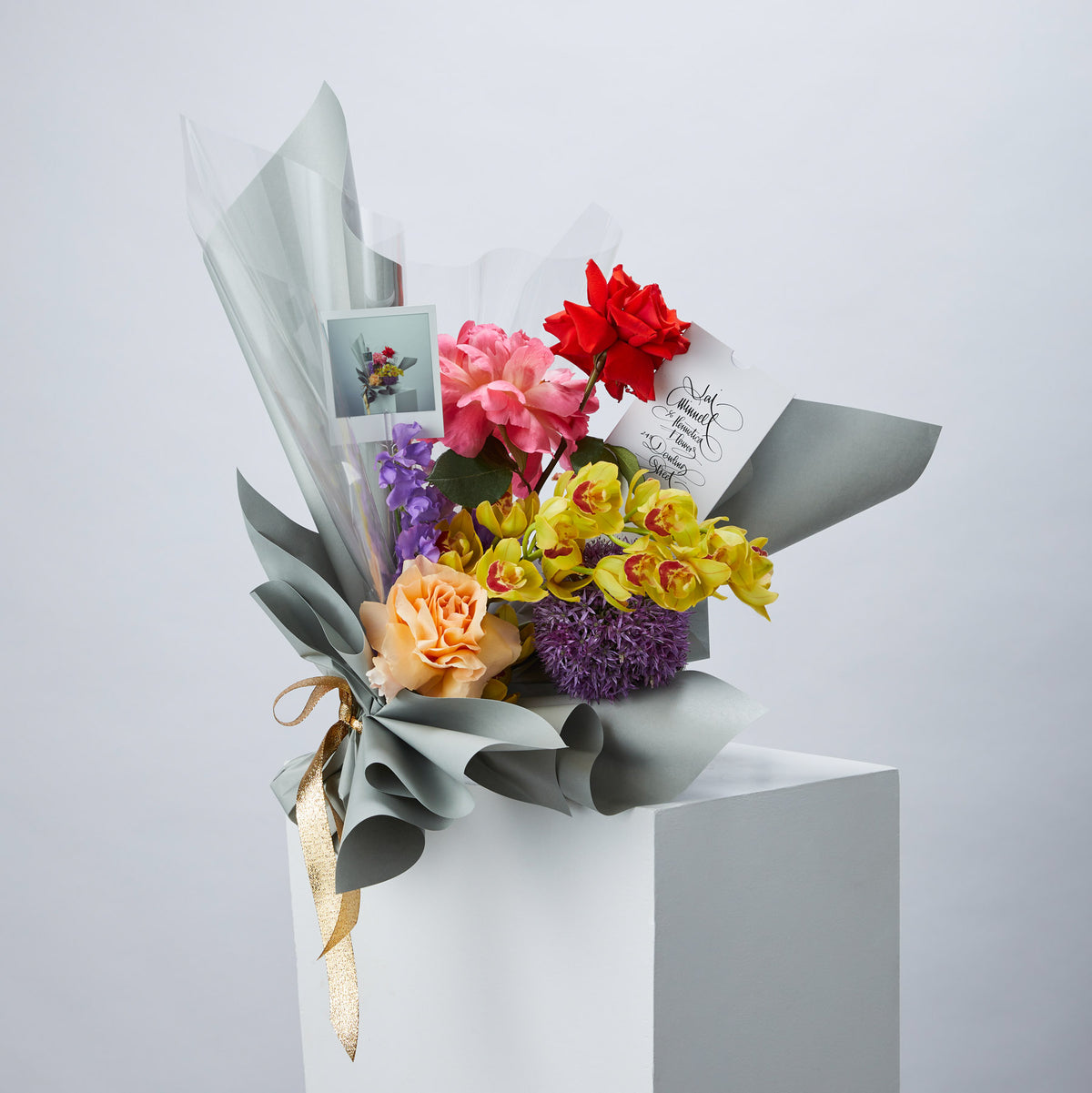 MEDIUM WRAPPED BOUQUET